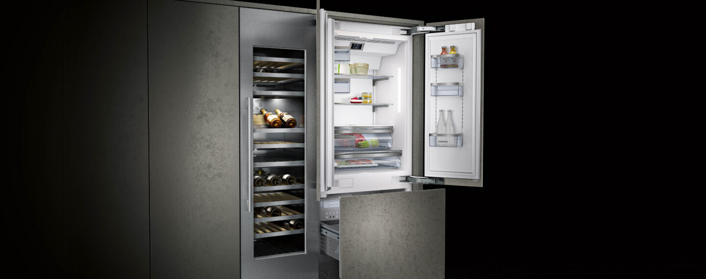 Bild von einem offenen Kühlschrank