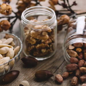 Nüsse im Glas.