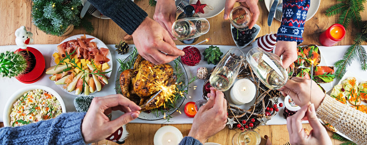 Feiertagsküche: Gemütliches beisammensein bei Weihnachtsessen
