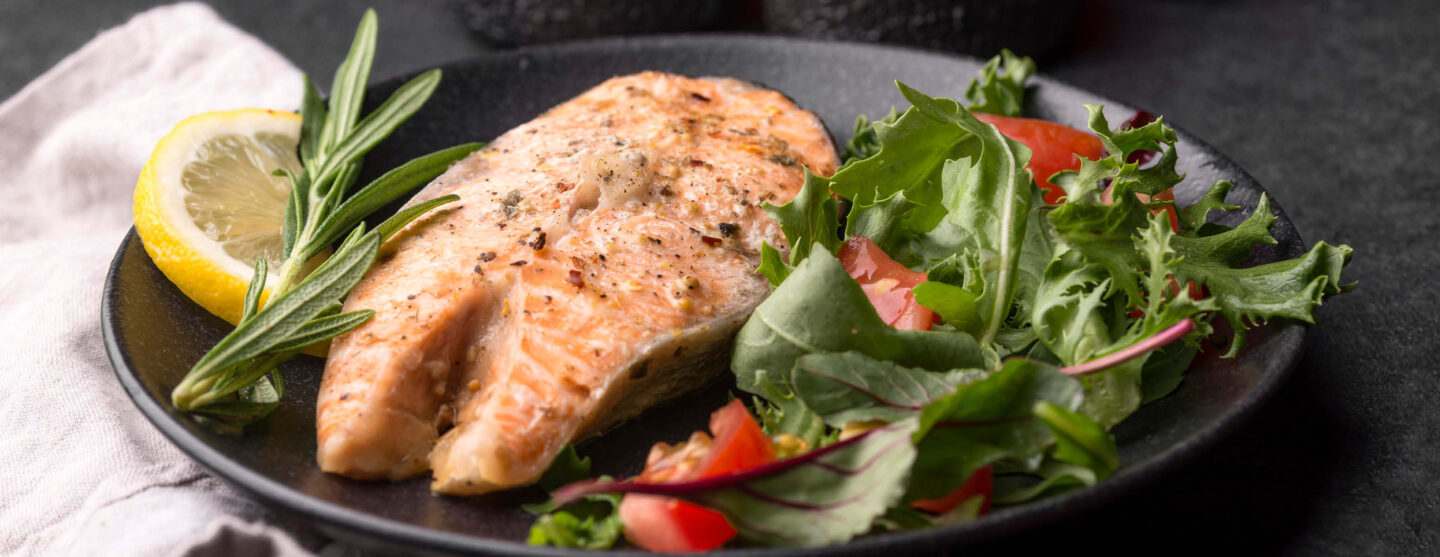 Feiertagsküche: Lachsfilet mit Salat