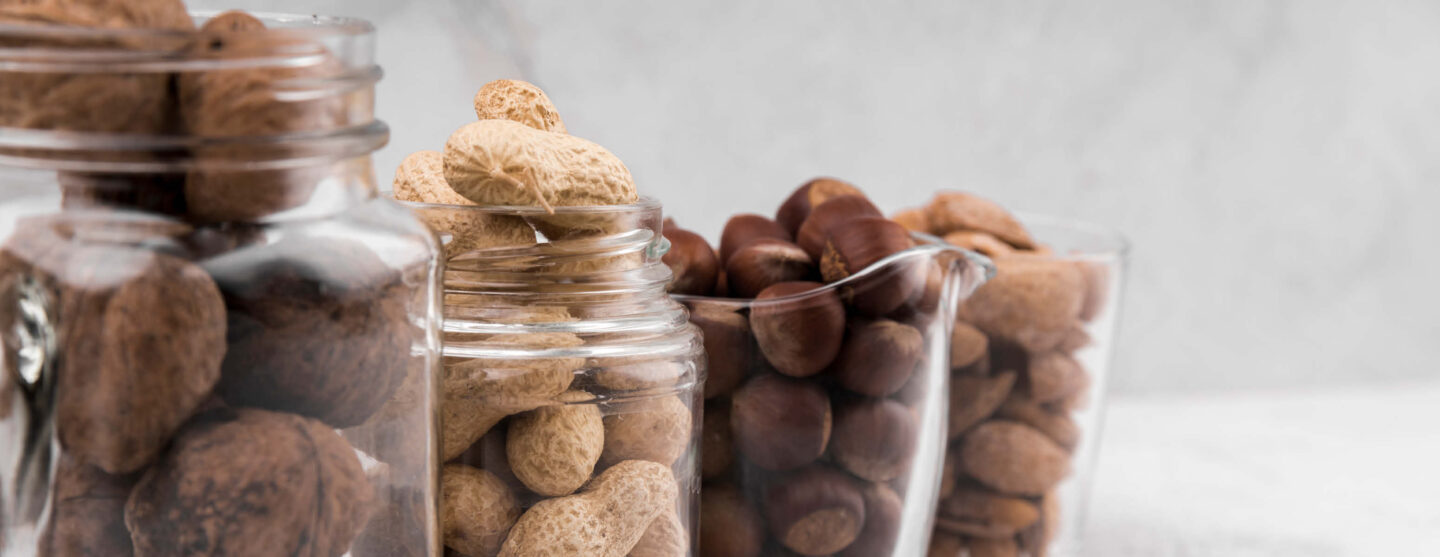 Eine gut geplante Küche lässt sich mit beschrifteten Gläsern gut ergänzen.