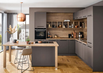 Moderne Nobilia Küchenrenovierung – hochwertige Materialien, klare Linien und moderne Küchengeräte für eine zeitgemäße Modernisierung