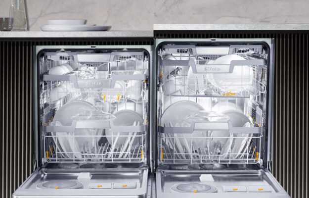 Miele Geschirrspüler in moderner Nobilia Küche – nachhaltige Küchenrenovierung mit leistungsstarker und leiser Einbau-Spülmaschine