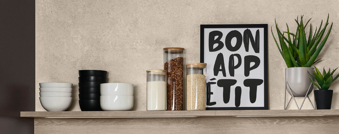 Bild von nobilia: Regalbrett mit Küchenaccessoires und Bild "Bon Appetit"